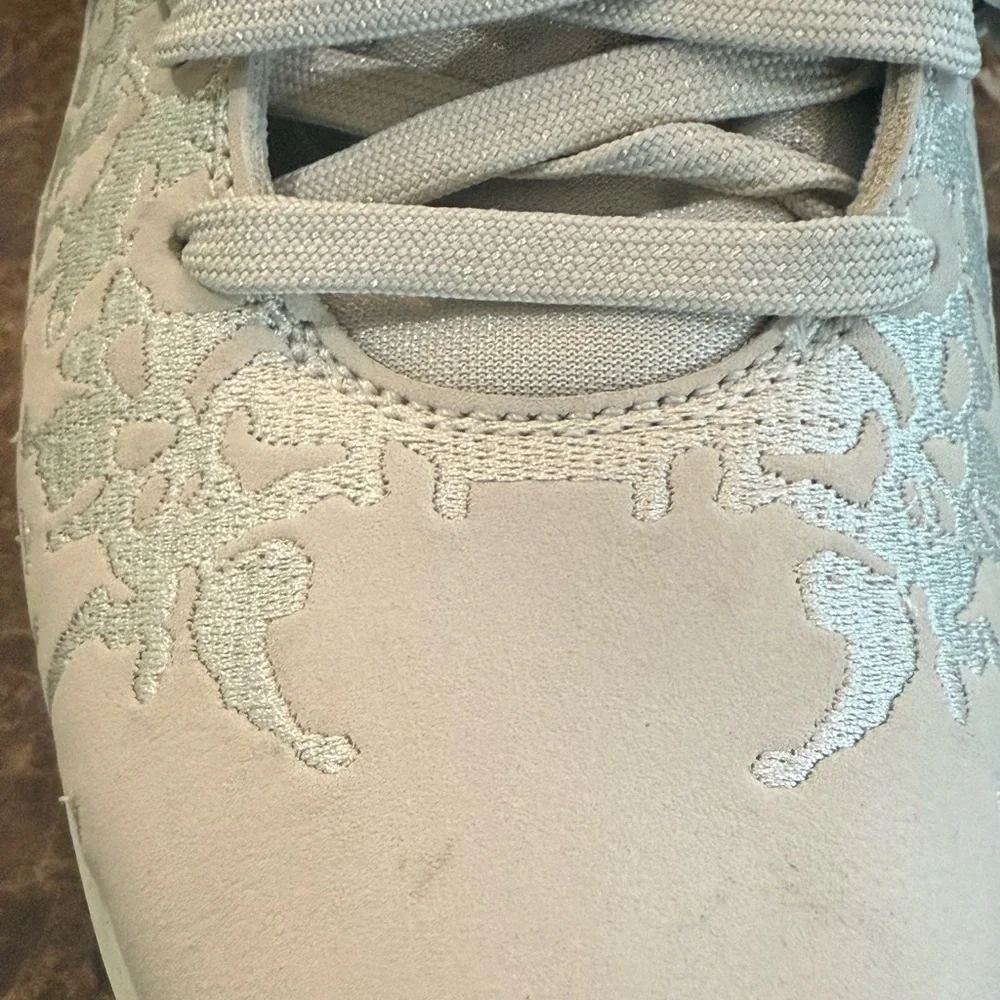 Nike. Air Jordan Zion 3 M.U.D. SE 'Light Bone'. Size 6.5.